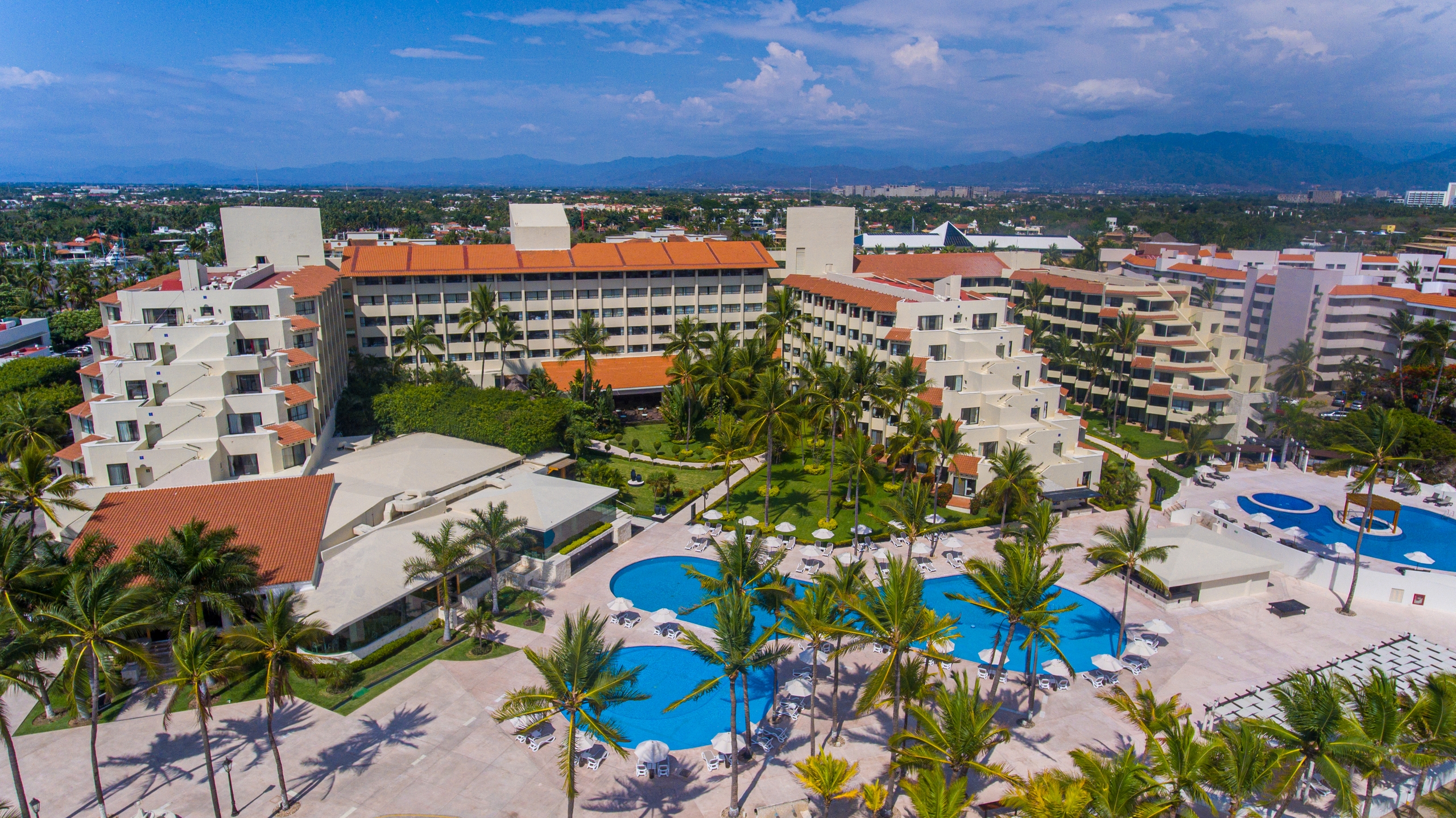Occidental Nuevo Vallarta family-friendly all-inclusive resort with beachfront pools, water park, and activities for all ages in Riviera Nayarit.